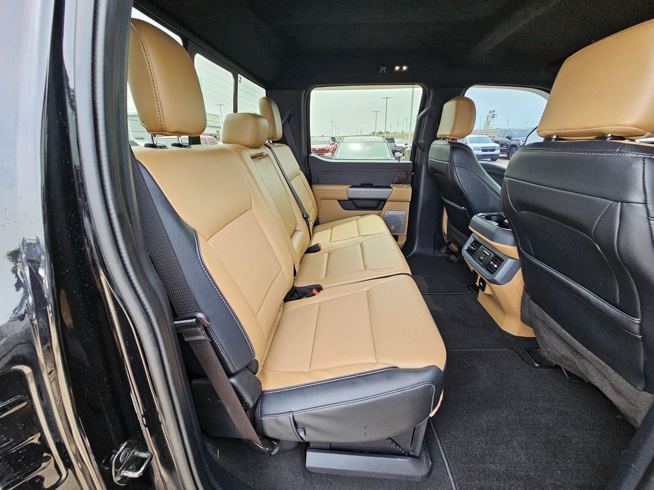 Used 2023 Black Metallic Ford Lariat image 28