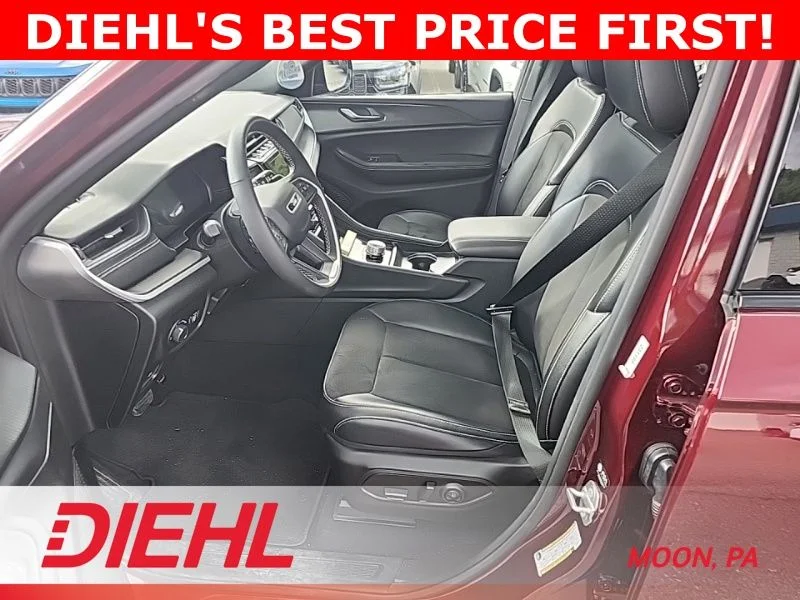 Used 2025 Red Jeep Altitude X image 6