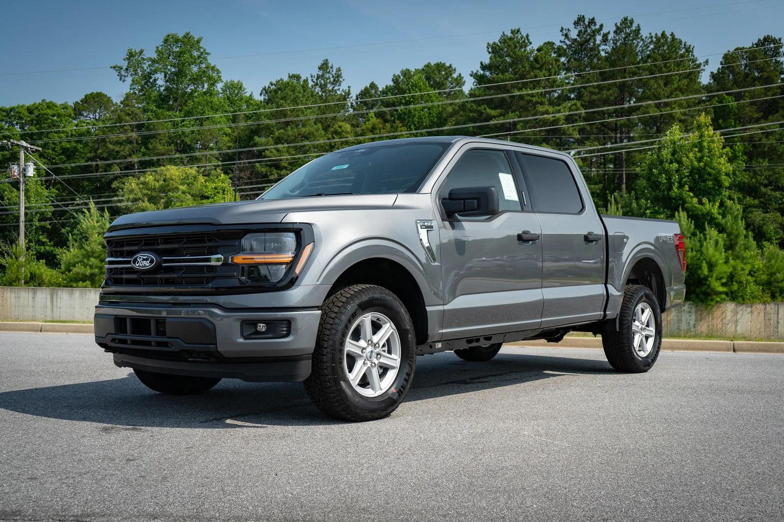 New 2026 Carbonized Gray Metallic Ford XLT image 3