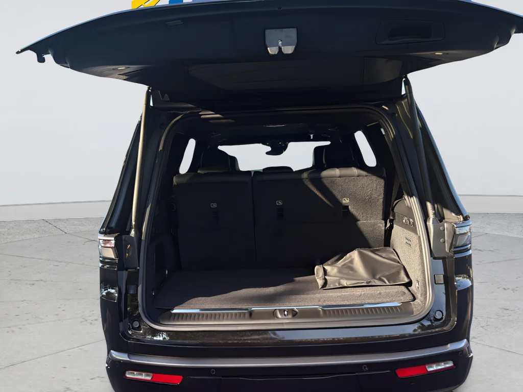 New 2026 High Gloss Black Exterior Paint Jeep Summit Reserve image 29