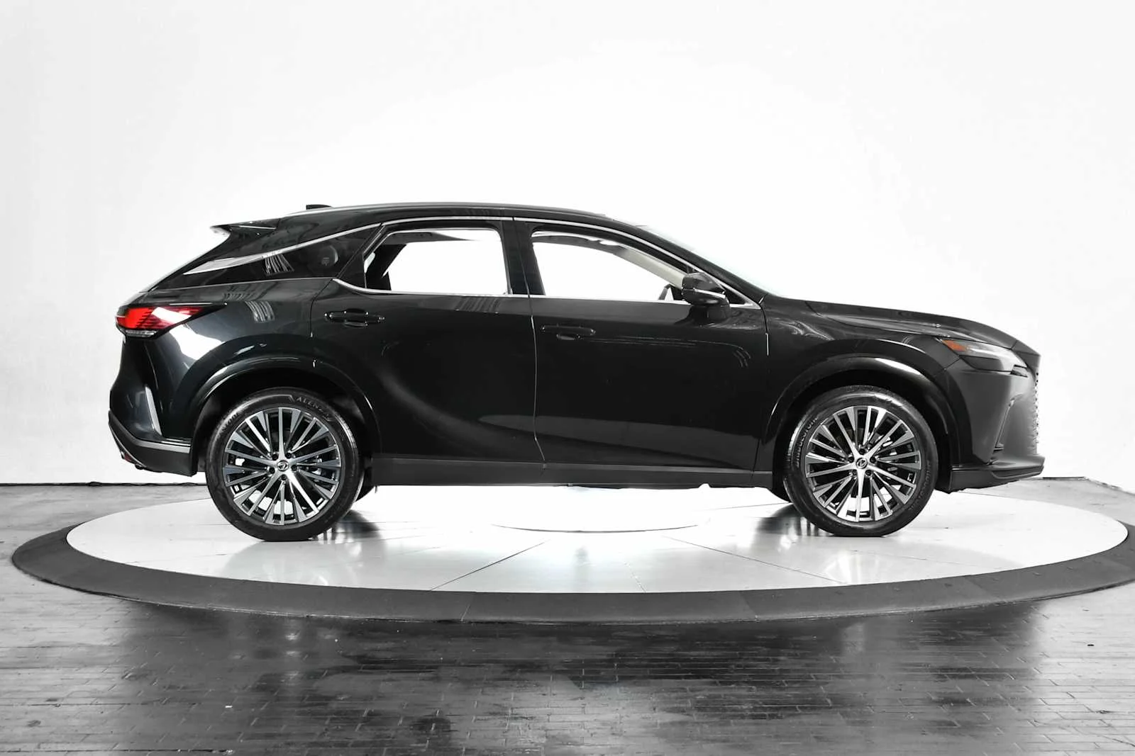 Certified Used 2023 CAVIAR Lexus Premium Plus image 8