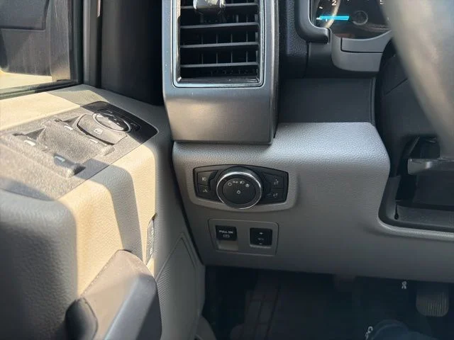 Used 2018 Red Ford XLT image 18