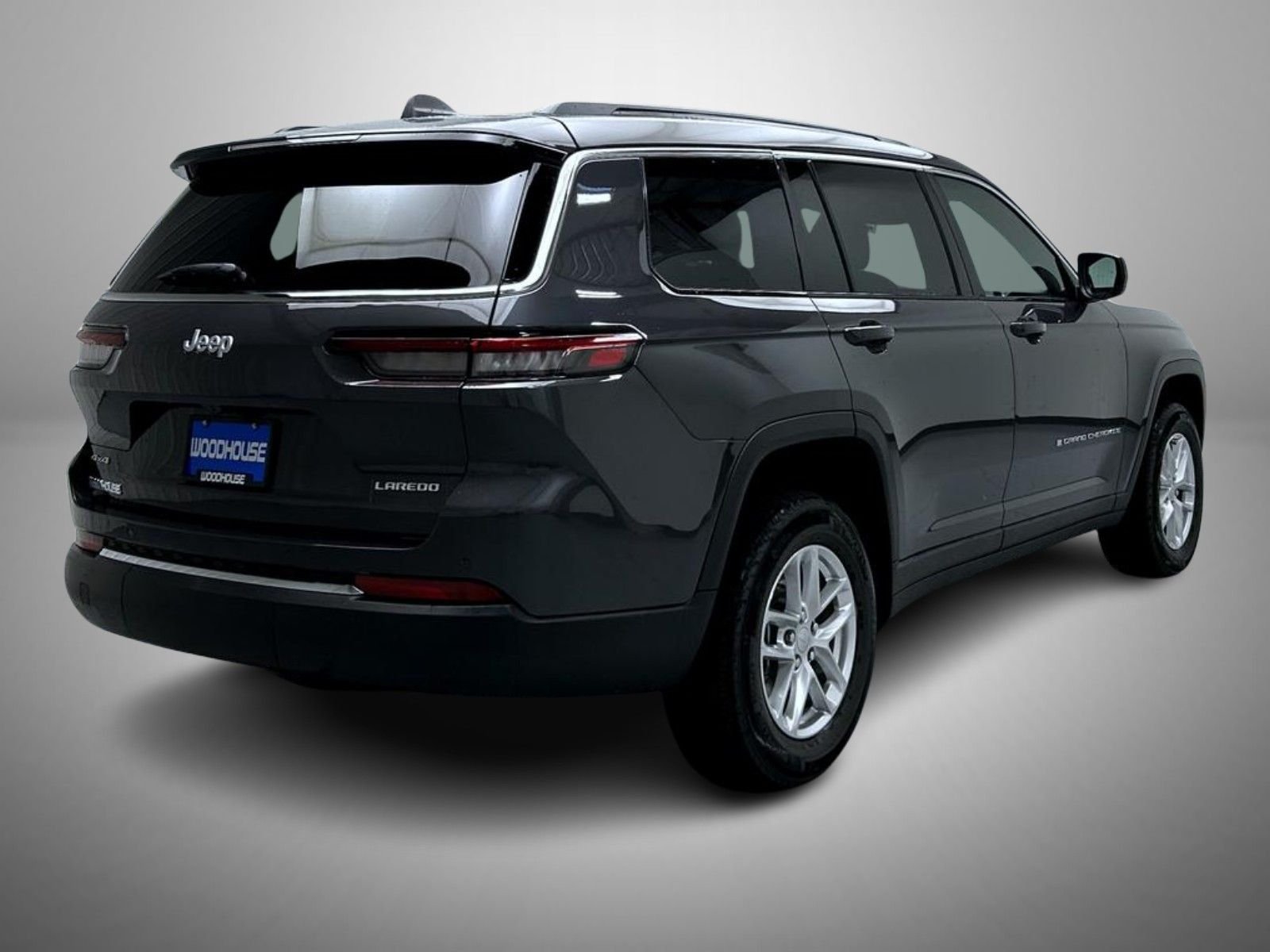 New 2026 Baltic Gray Metallic Clear-Coat Exterior Paint Jeep Laredo image 5