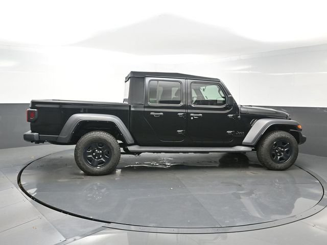 Used 2022 Black Jeep Sport image 8