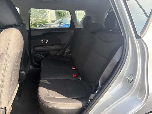 Used 2015 Bright Silver Kia  image 7