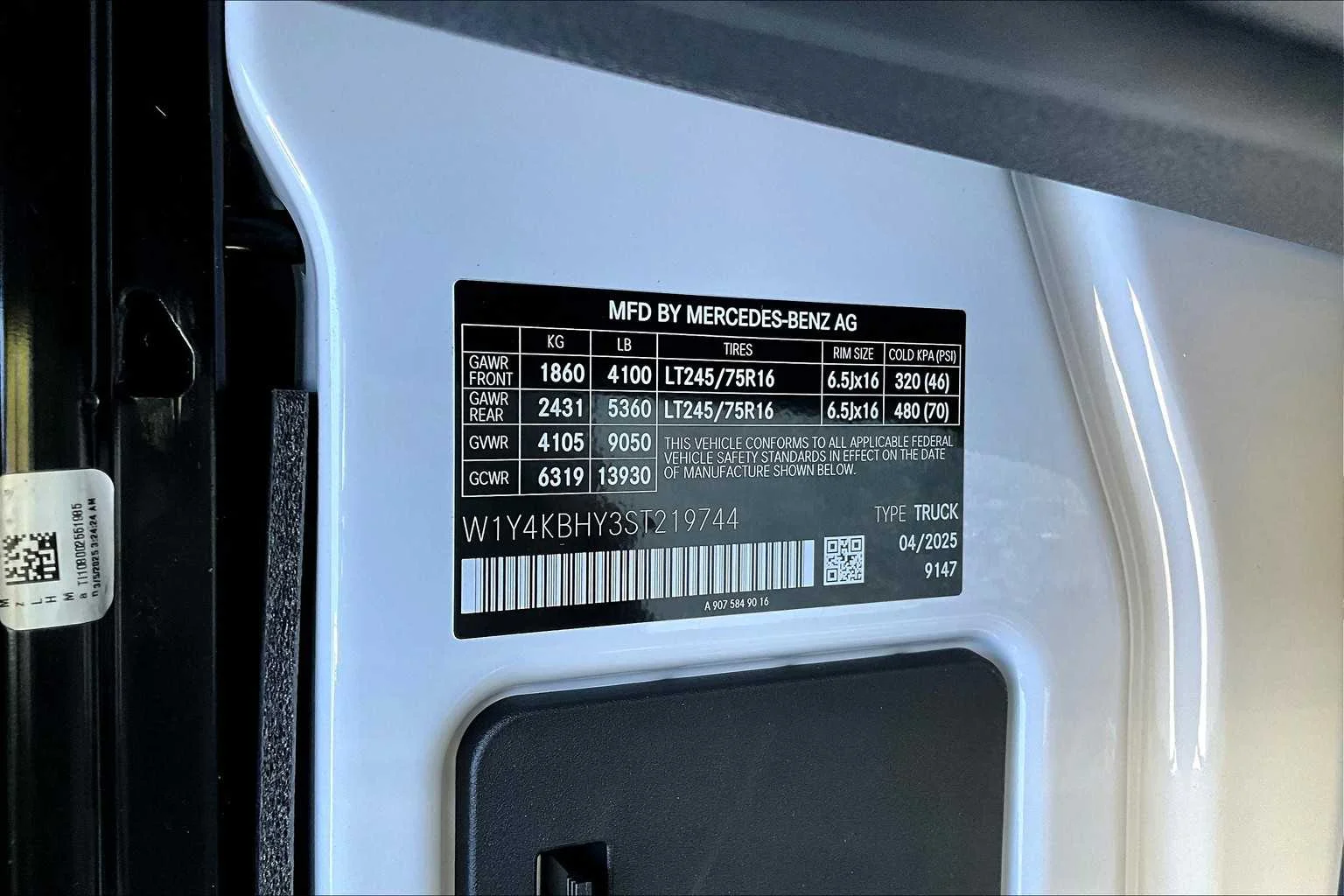 New 2025 Arctic White Mercedes-Benz  image 12
