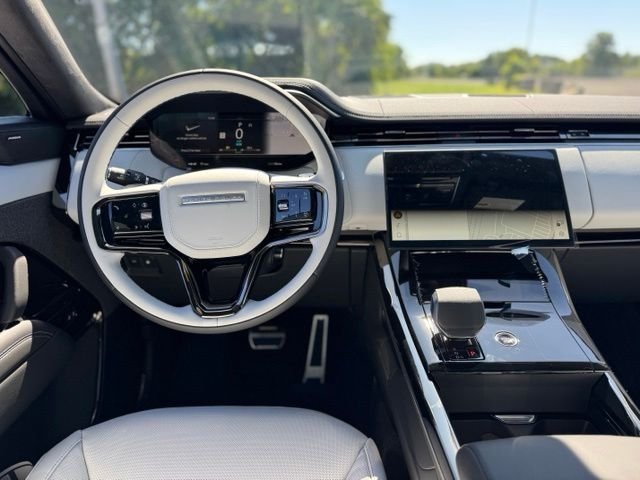 New 2027 Ostuni Pearl White Land Rover  image 13