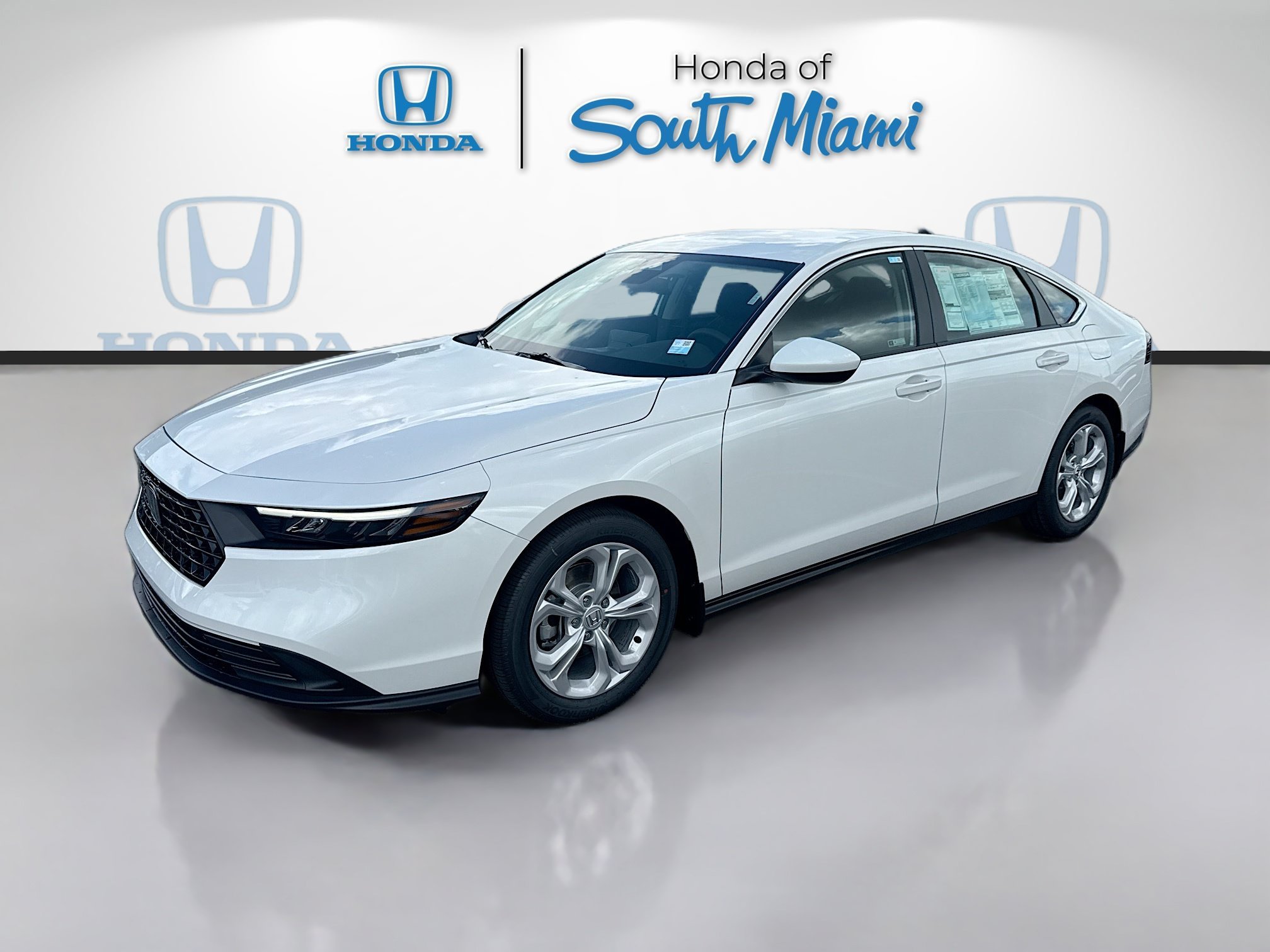 New 2026 Platinum White Pearl Honda LX image 3