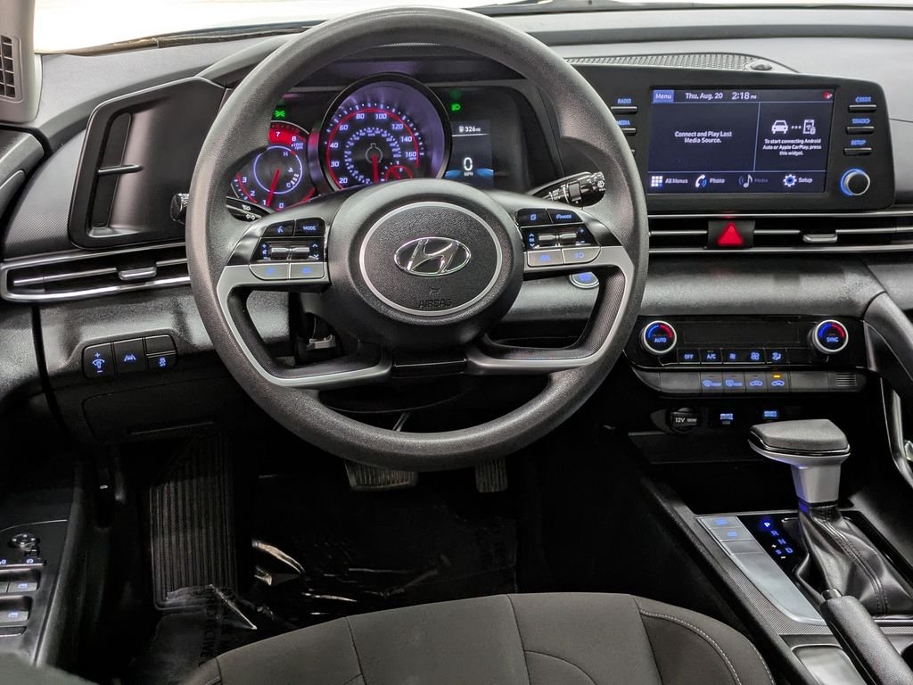 Used 2023 Gray Hyundai SEL image 5