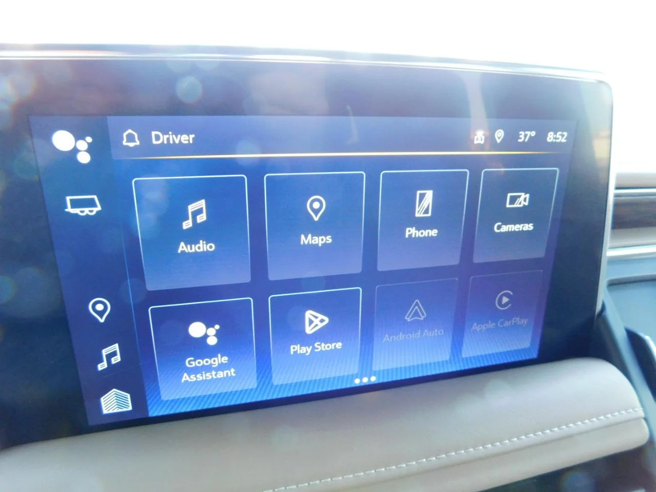 Used 2023 Iridescent Pearl Tricoat Chevrolet 2WD 4DR PREMIER image 41