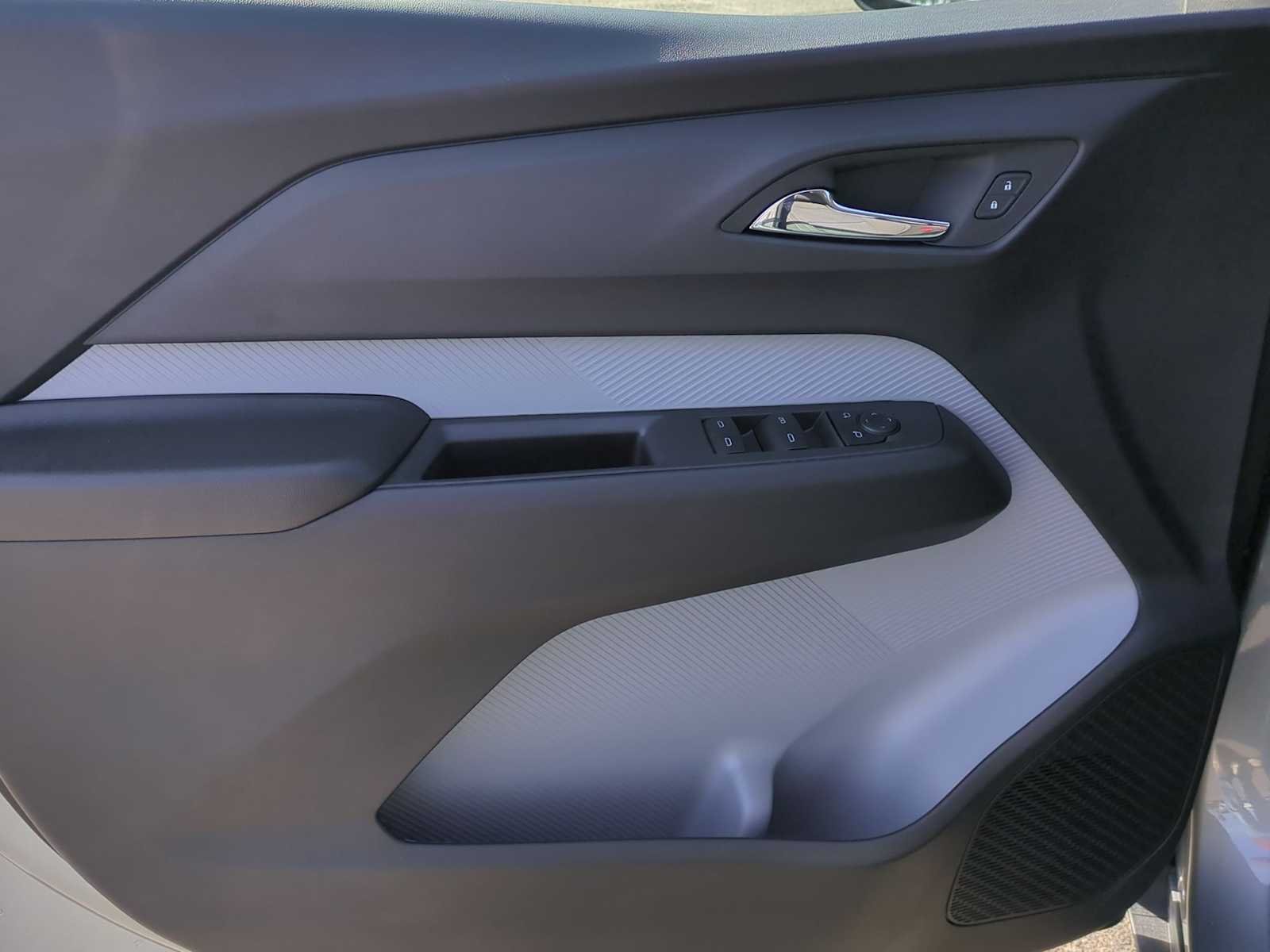 2027 Chevrolet Bolt LT - Photo 10
