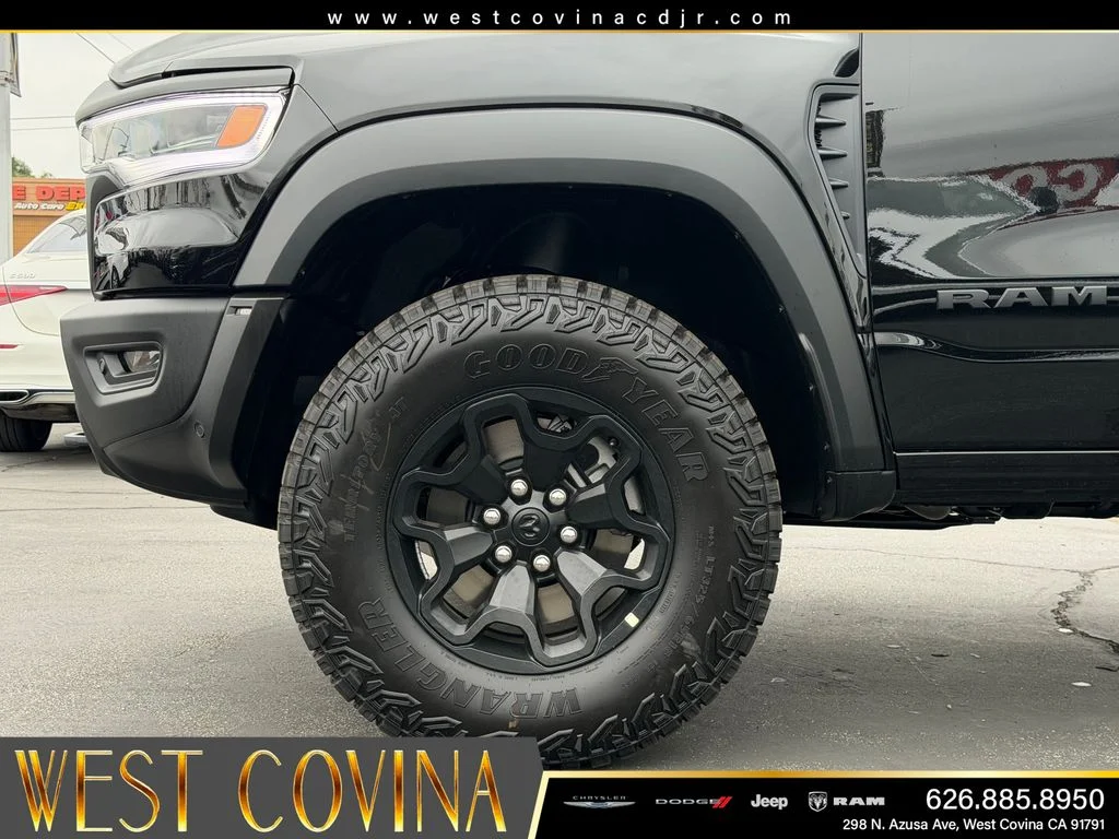 New 2026 Diamond Black Crystal Pearl-Coat Exterior Paint RAM RHO image 9