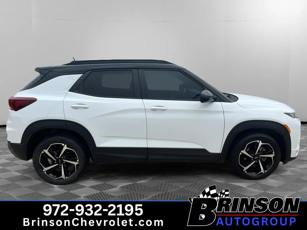 Used 2023 SUMMIT WHITE Chevrolet RS image 4