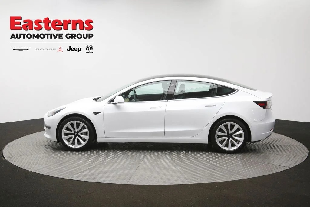 Used 2019 White Tesla Standard Range Plus image 54