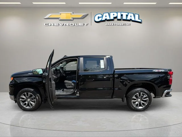 Used 2025 Black Chevrolet LT image 9