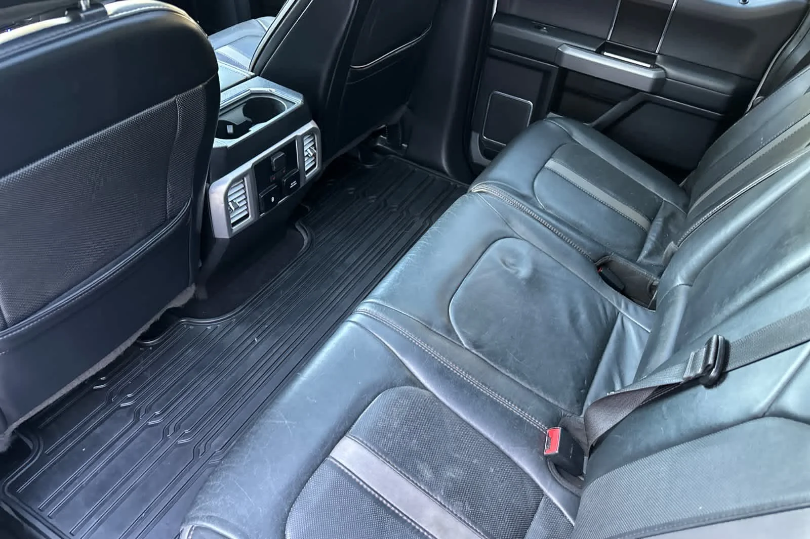 Certified Used 2019 White Platinum Metallic Tri-Coat Ford Platinum image 4
