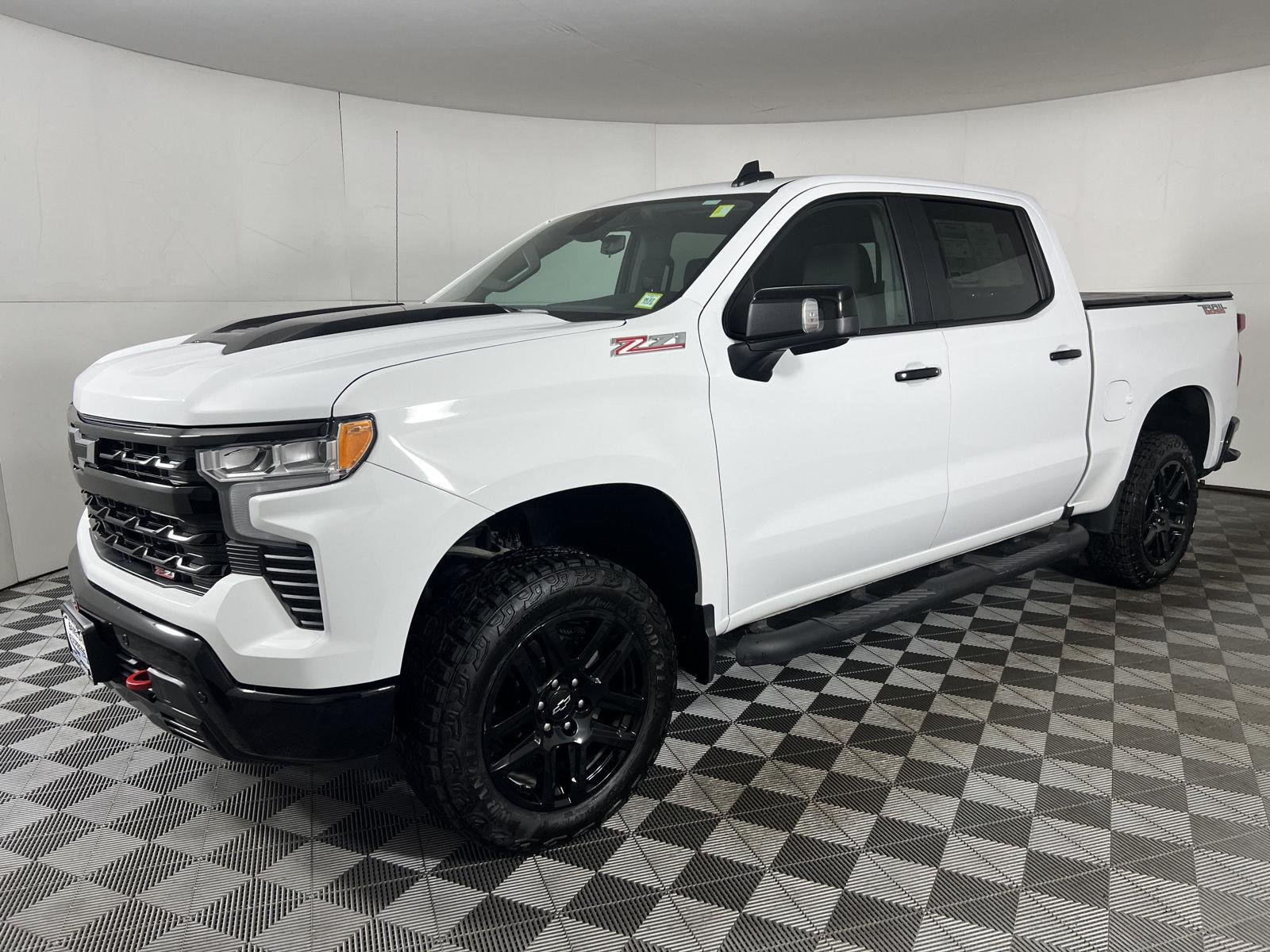 Used 2026 Summit White Chevrolet LT Trail Boss image 11