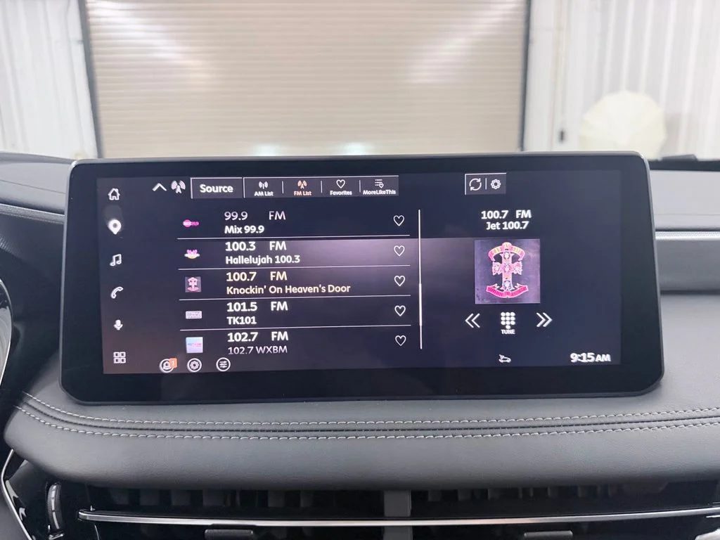 New 2027 2T RAD WHT INFINITI Sport AWD image 24