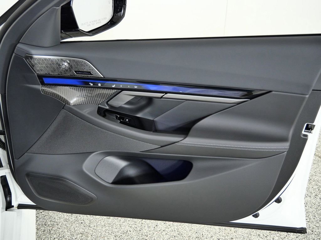 New 2026 Alpine White BMW Base image 20