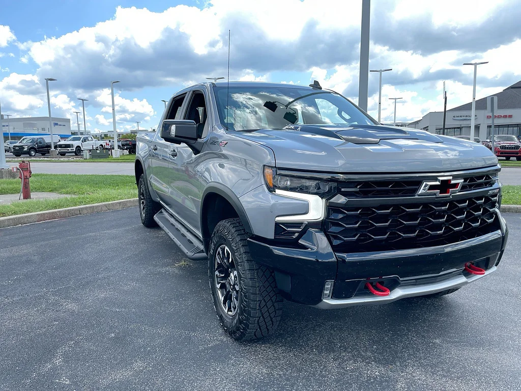 Used 2023 GRAY Chevrolet ZR2 image 36