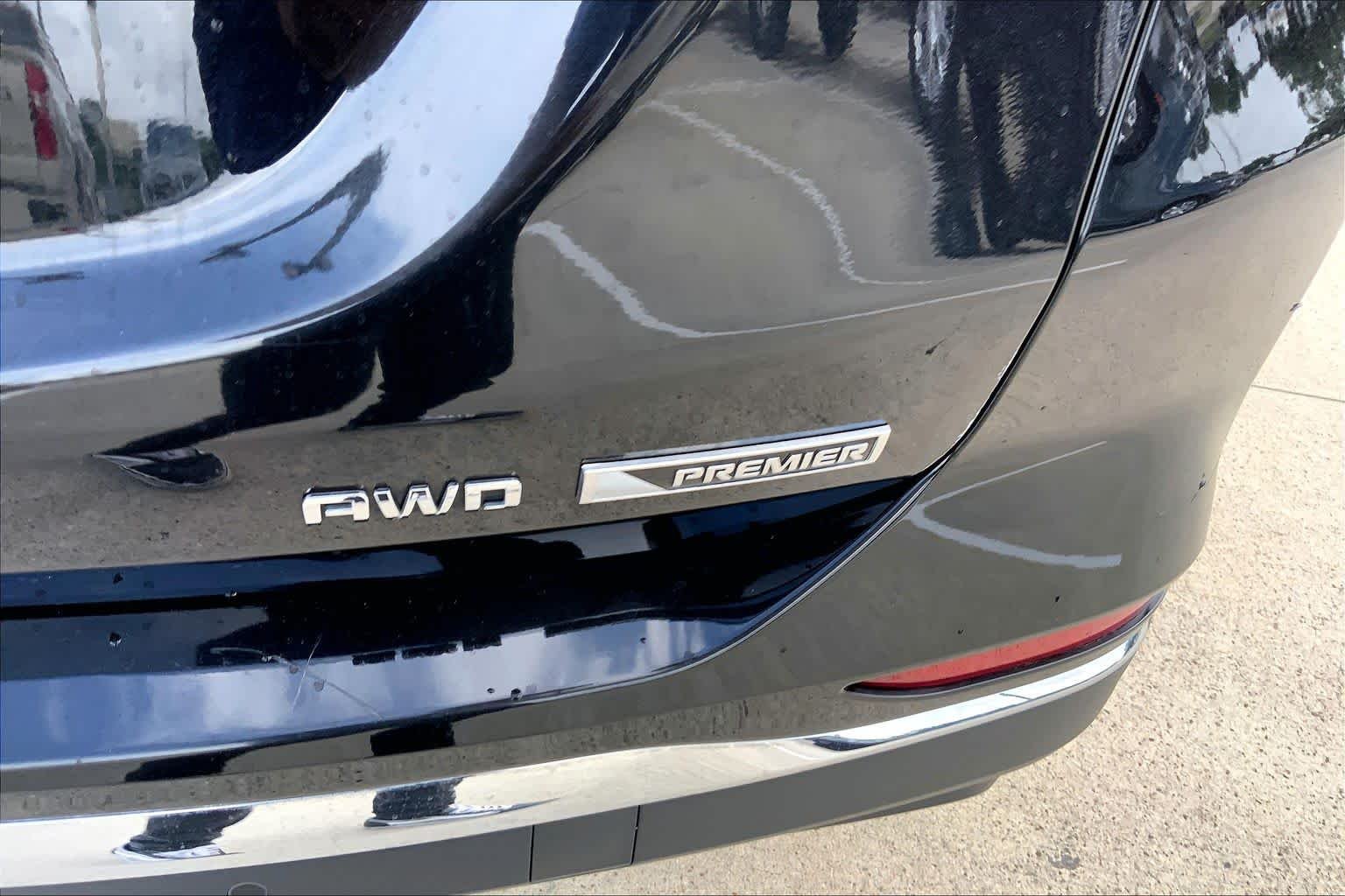 Used 2018 Mosaic Black Metallic Chevrolet Premier image 10
