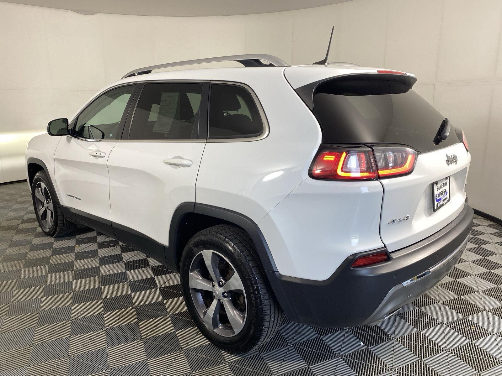 Used 2020 Bright White Clearcoat Jeep Limited image 5