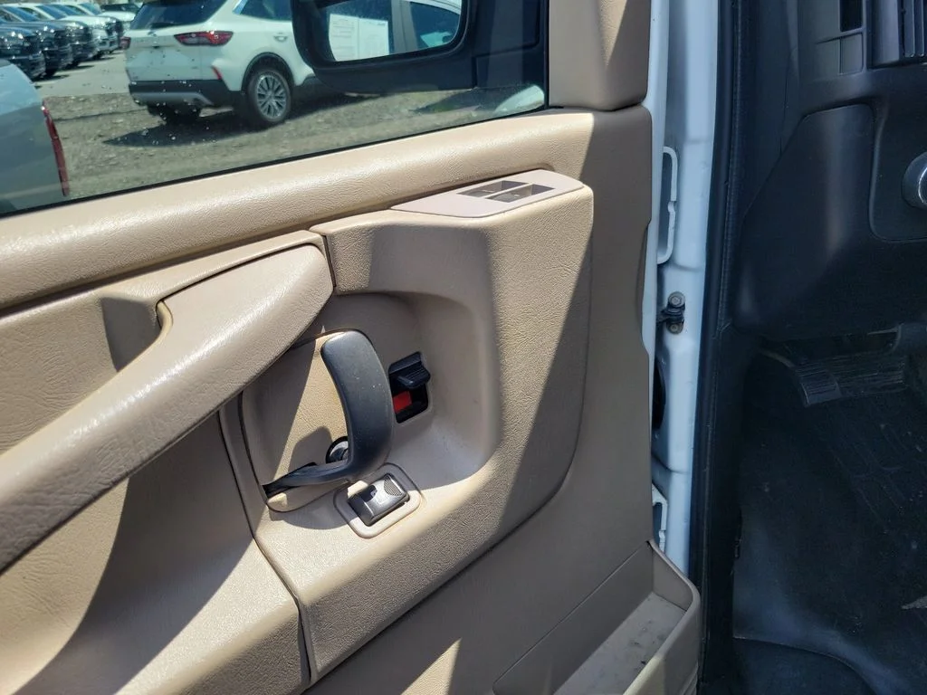 Used 2012 White GMC Work Van image 19
