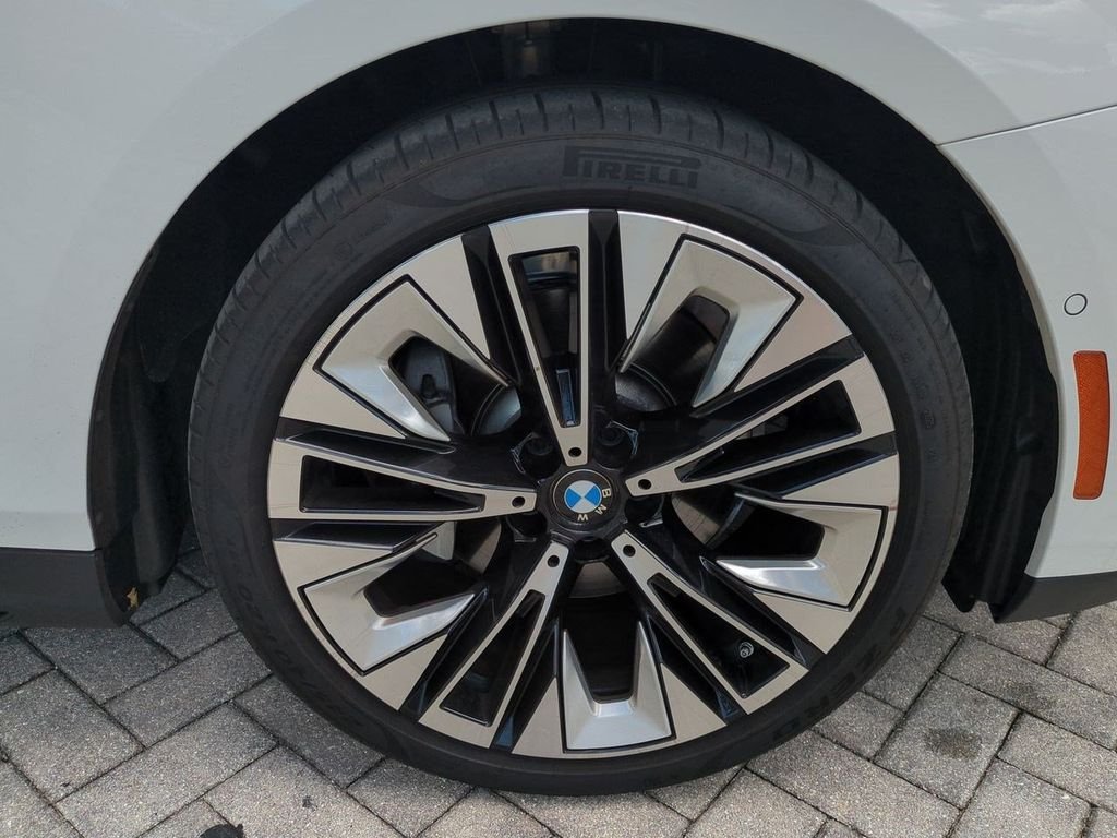 2026 BMW 5 Series 530i - Photo 11