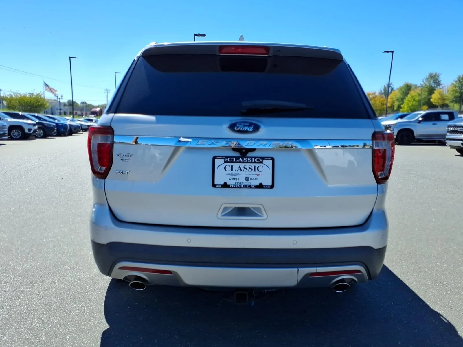 Used 2017 Ingot Silver Ford XLT image 13