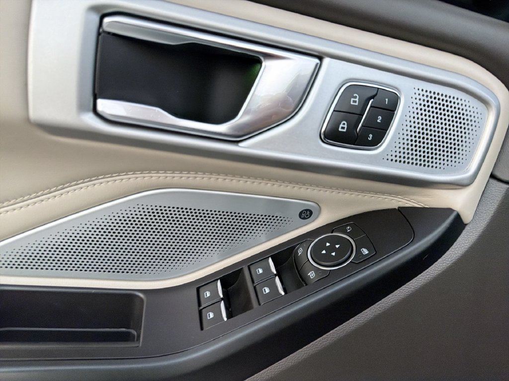 2020 Ford Explorer Platinum - Photo 10