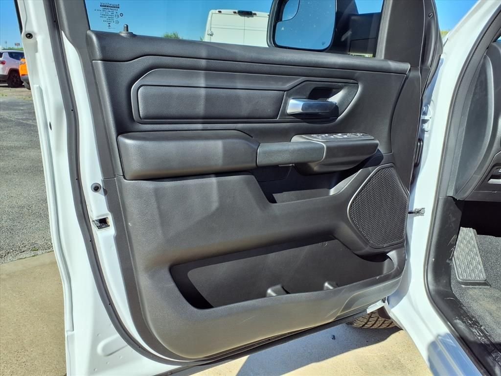 New 2026 Bright White Clear-Coat Exterior Paint RAM Tradesman image 8