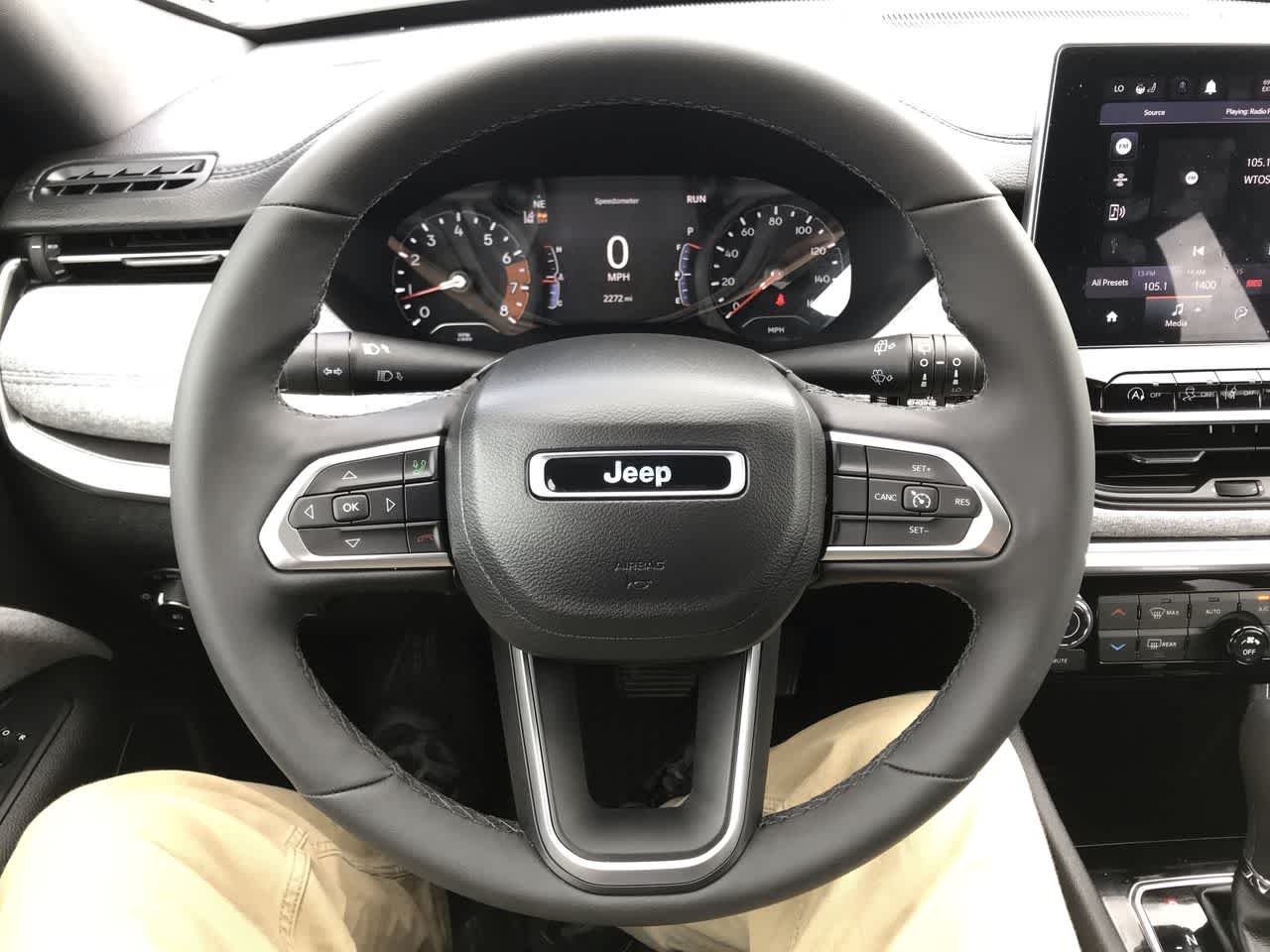 Used 2023 Bright White Clearcoat Jeep Latitude image 17