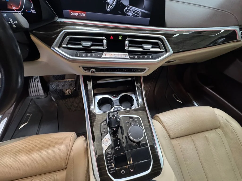 Used 2019 Black BMW xDrive40i image 11