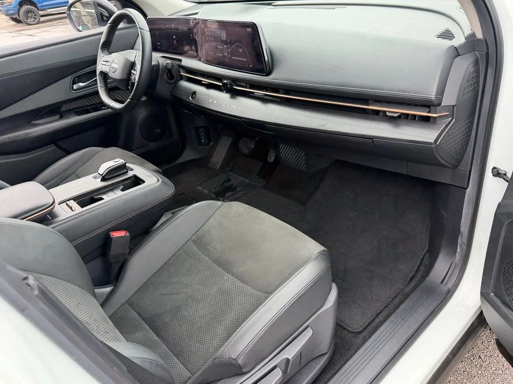 Used 2023 White Nissan ENGAGE image 17