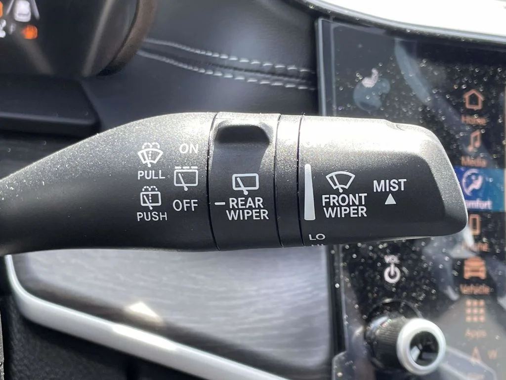 New 2026 Baltic Gray Metallic Clear-Coat Exterior Paint Jeep Altitude image 33