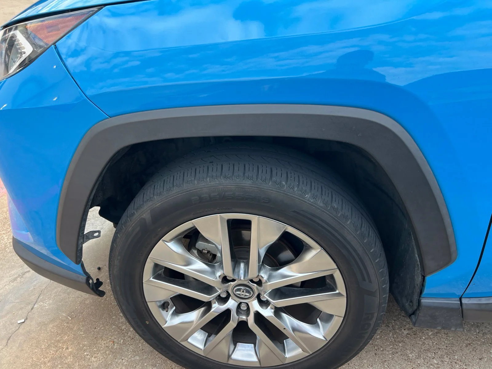Used 2021 Blue Toyota XLE Premium image 13