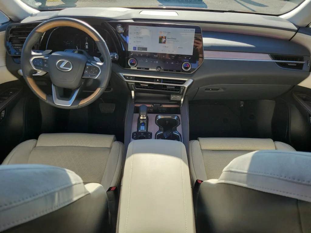 Used 2025 Red Lexus 350 Luxury image 12