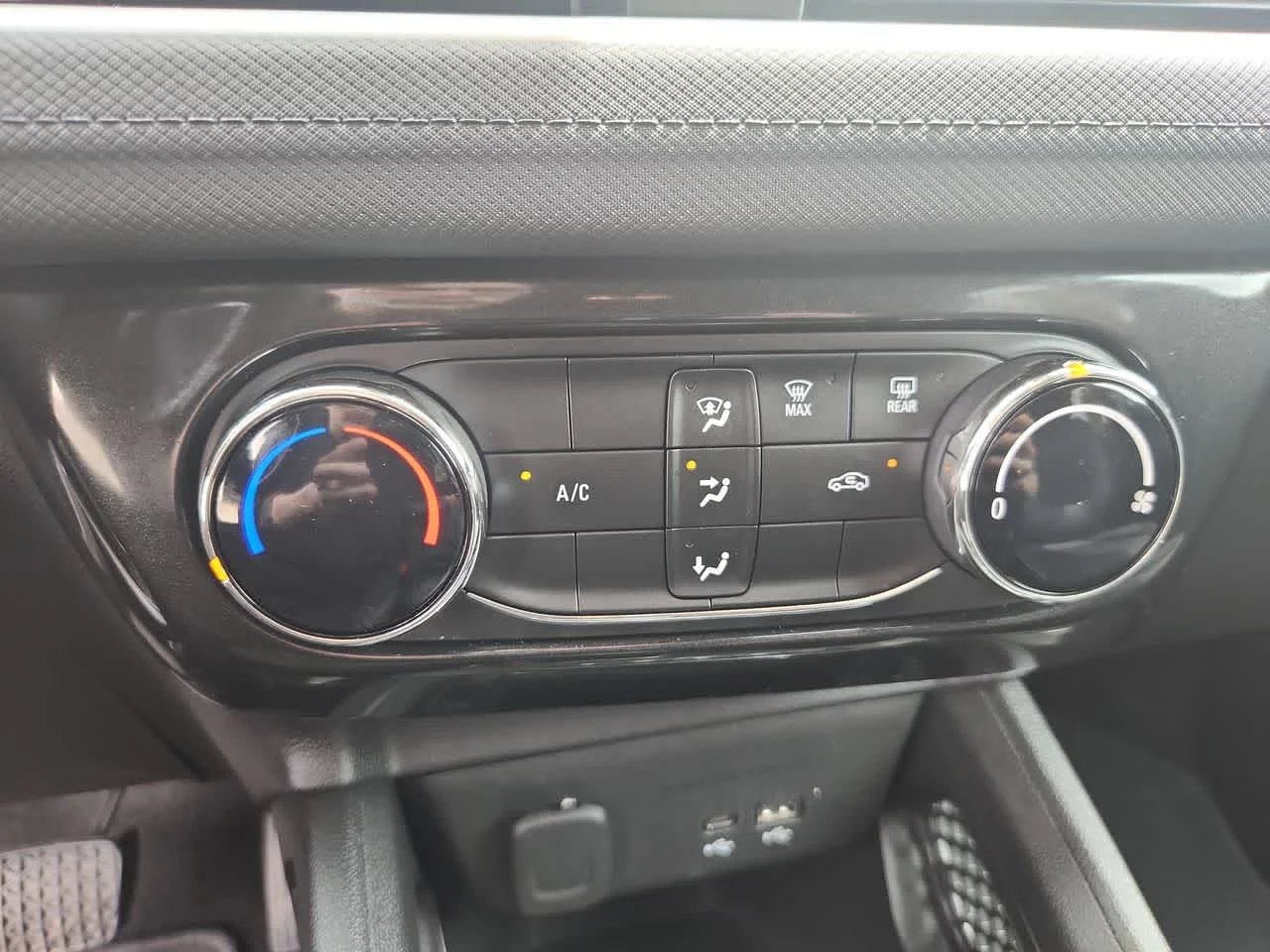 Used 2025 Mosaic Black Metallic Chevrolet LT image 20