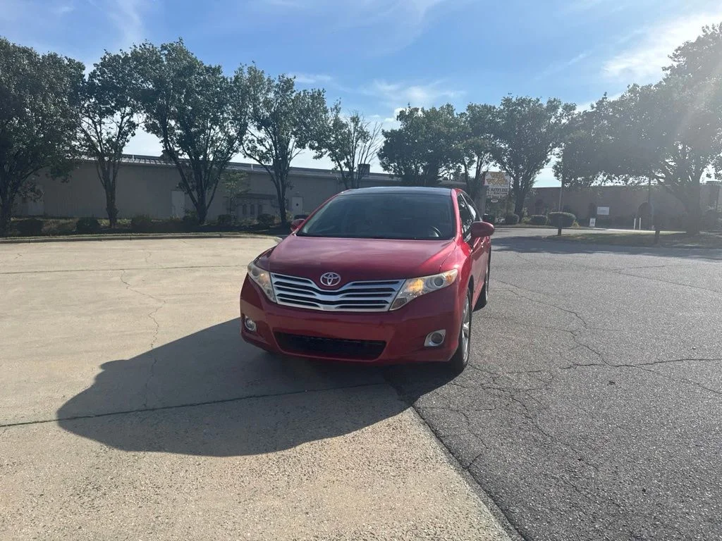 Used 2009 Red Toyota Base image 4