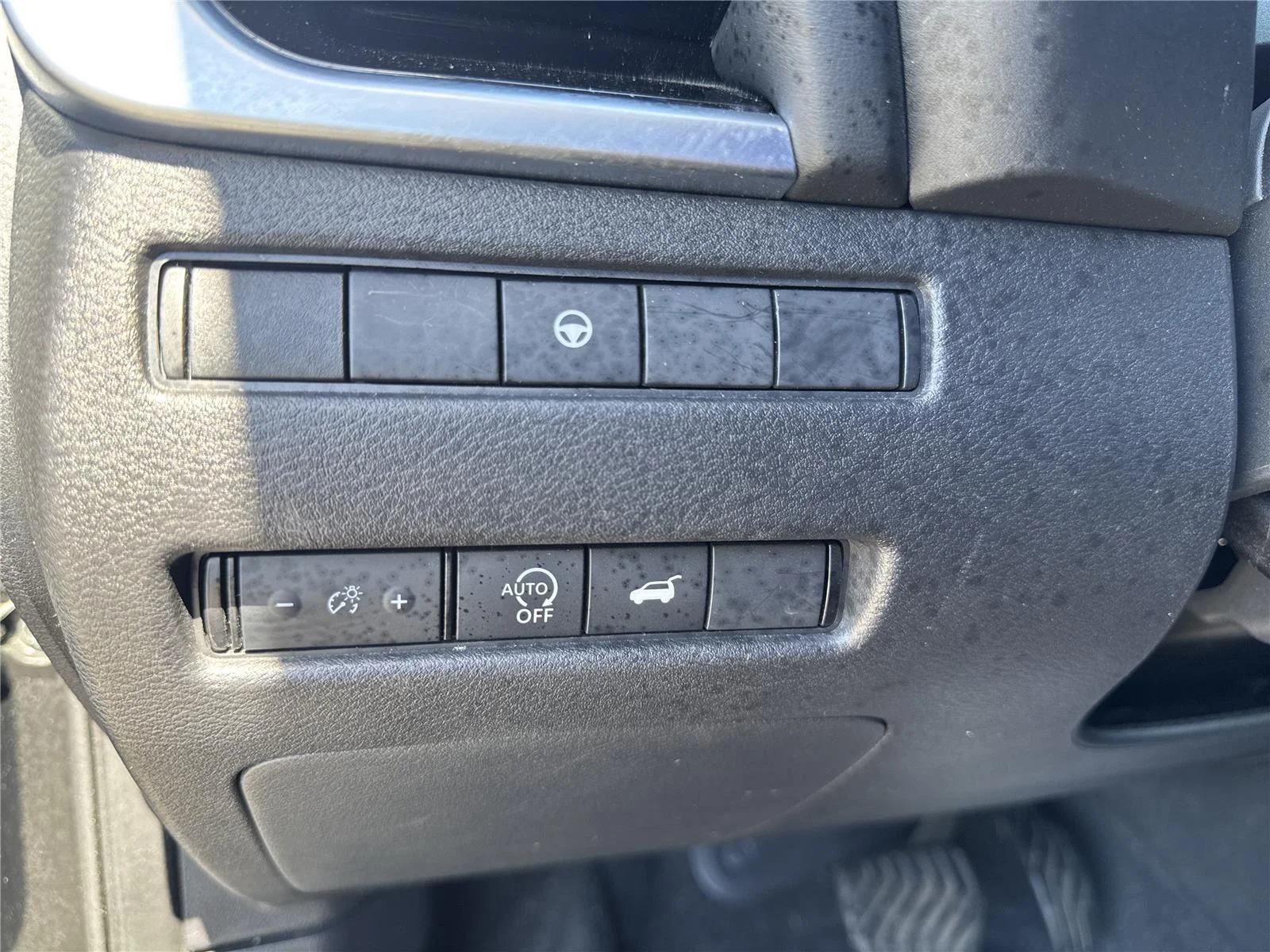 Used 2023 Super Black Nissan SL image 19