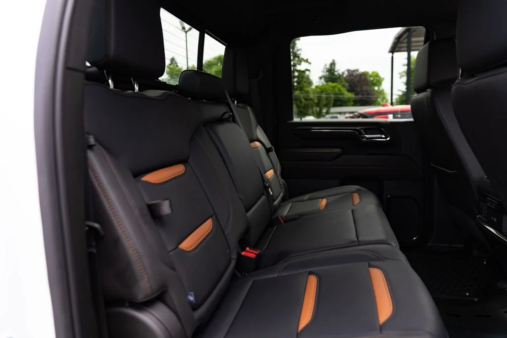 Used 2024 White GMC AT4 image 23