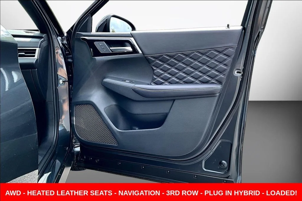 New 2026 Gray Nissan Platinum image 39