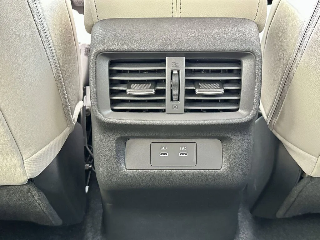New 2026 Everest White Pearl TriCoat Nissan SL image 31