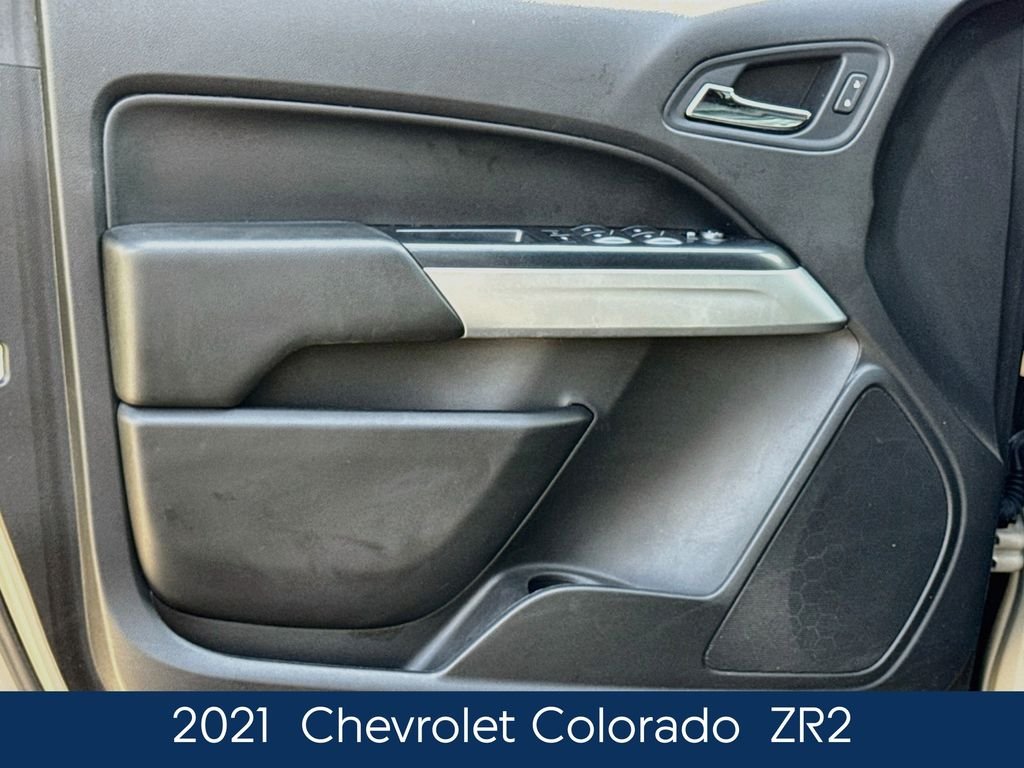 Used 2021  Chevrolet ZR2 image 17