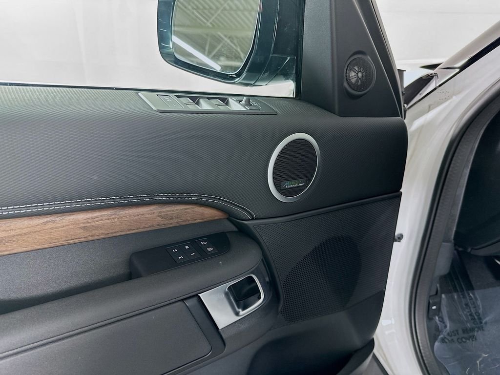 2025 Land Rover Discovery Dynamic SE - Photo 23
