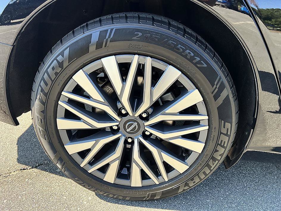 Used 2025 Super Black Nissan SV image 11