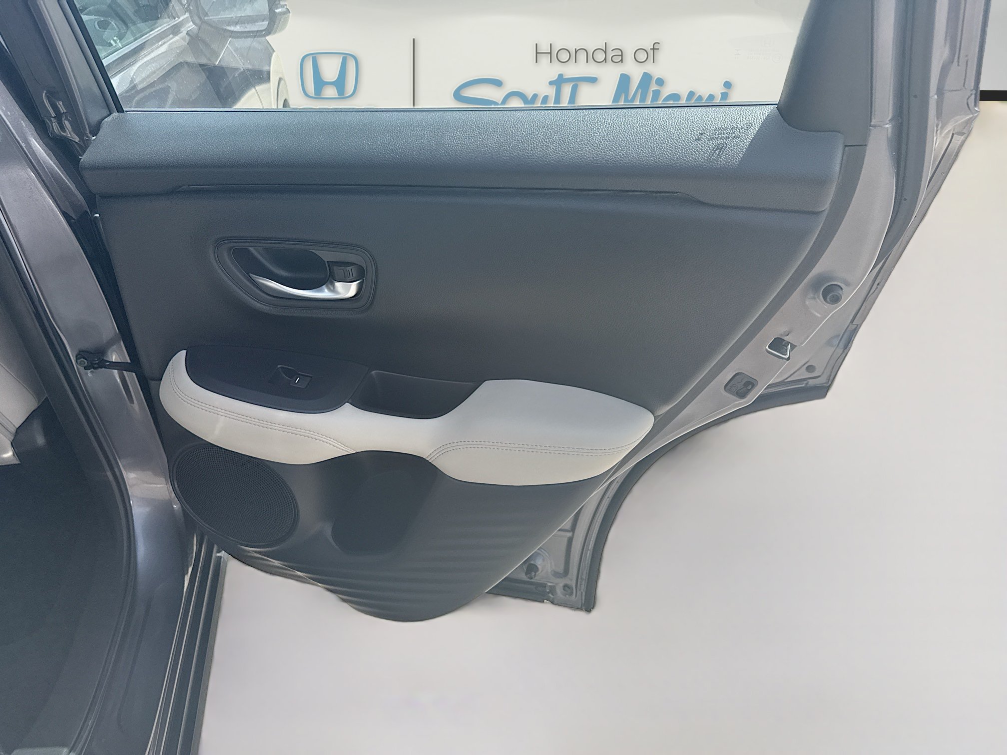 Certified Used 2024 Urban Gray Pearl Honda LX image 29