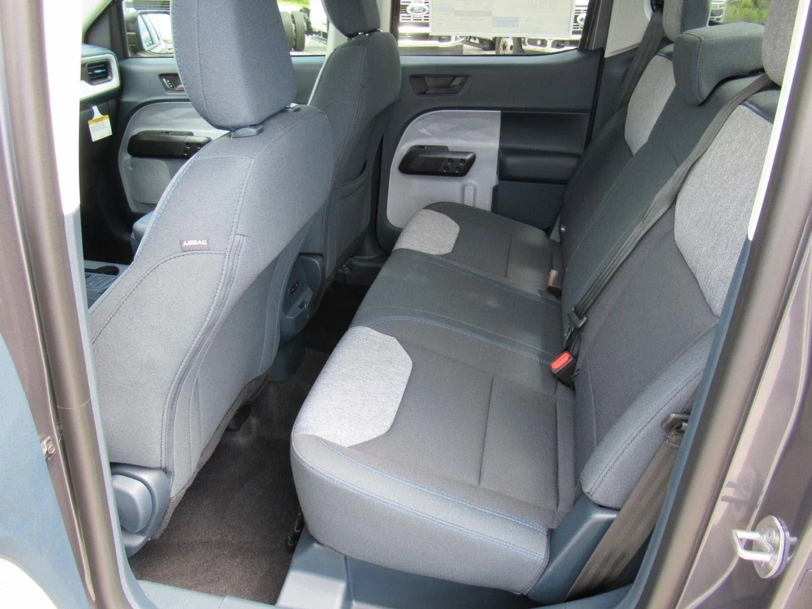 New 2026 Carbonized Gray Metallic Ford XLT image 28