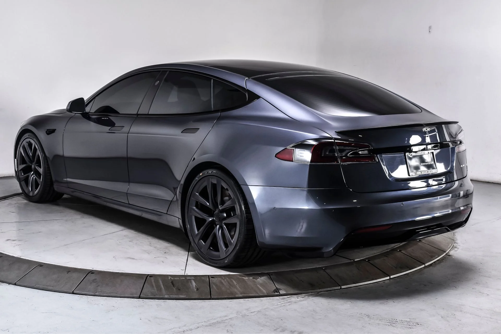 Used 2021 Midnight Silver Metallic Tesla Plaid image 4