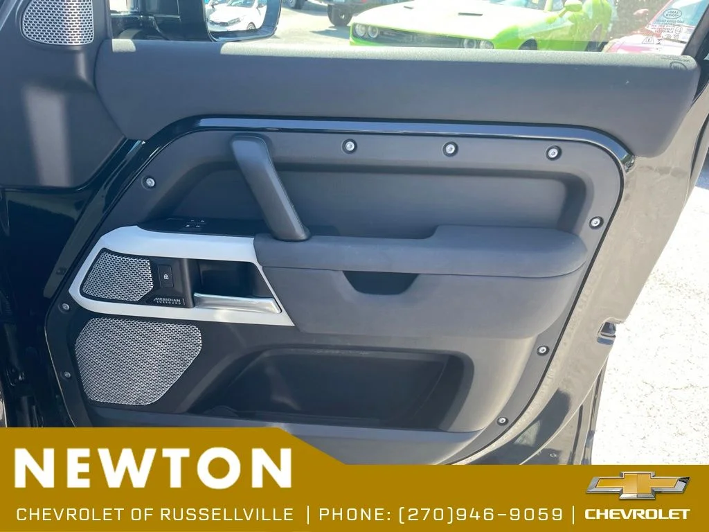 Used 2023 Black Land Rover SE image 27